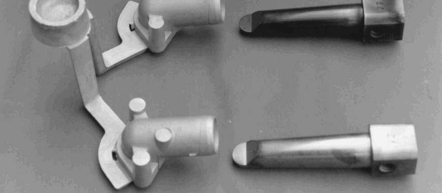 Fig. 1. TiN- and Ti(B,N)-coated core with the corresponding cast.