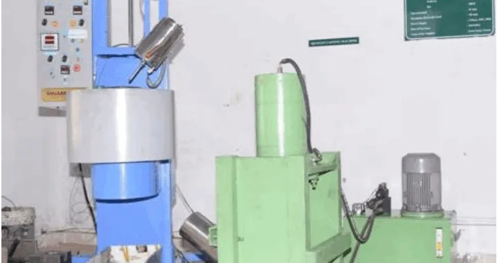 Figure 1. Squeeze casting experimental set-up.