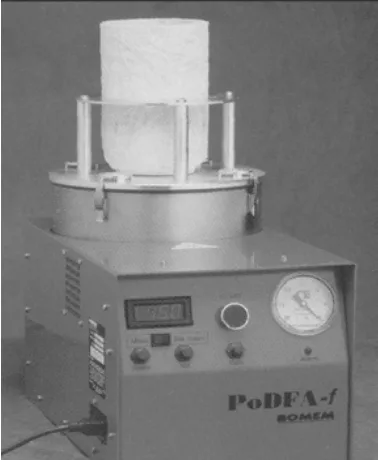 Figure 5: The PodFA test is a common
method to evaluate metal cleanliness using
metallography on the collected sample.