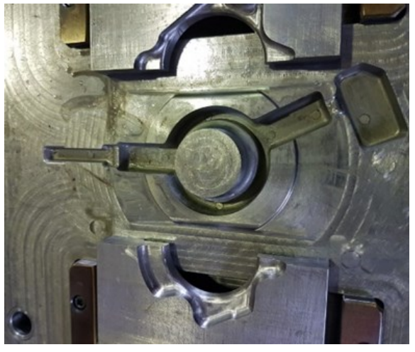 Figure 2.2. Injection mold fixed side manufactured for salt core.