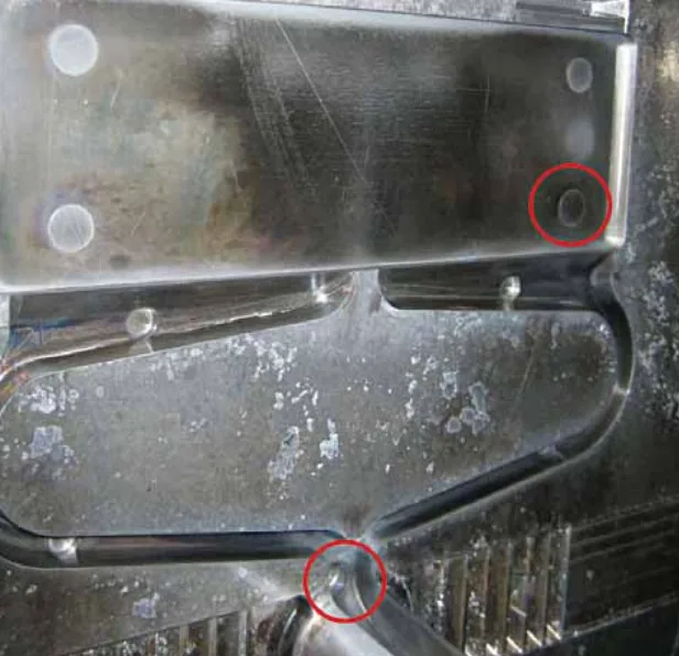 Figure 10: Position of the ejector
pins with load sensors