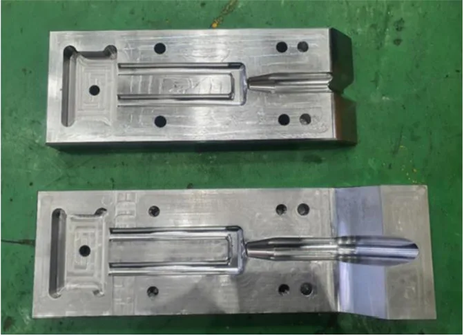 Fig. 3. SKD61 steel salt core mold.