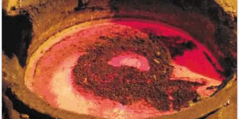Figure 11: Photograph of extremely dry dross in transfer ladle after treatment with COVERAL MTS 1582.