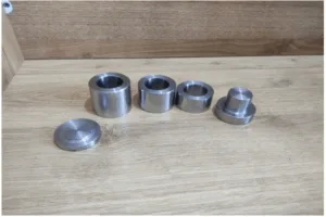 Figure 1. Used molds and presses